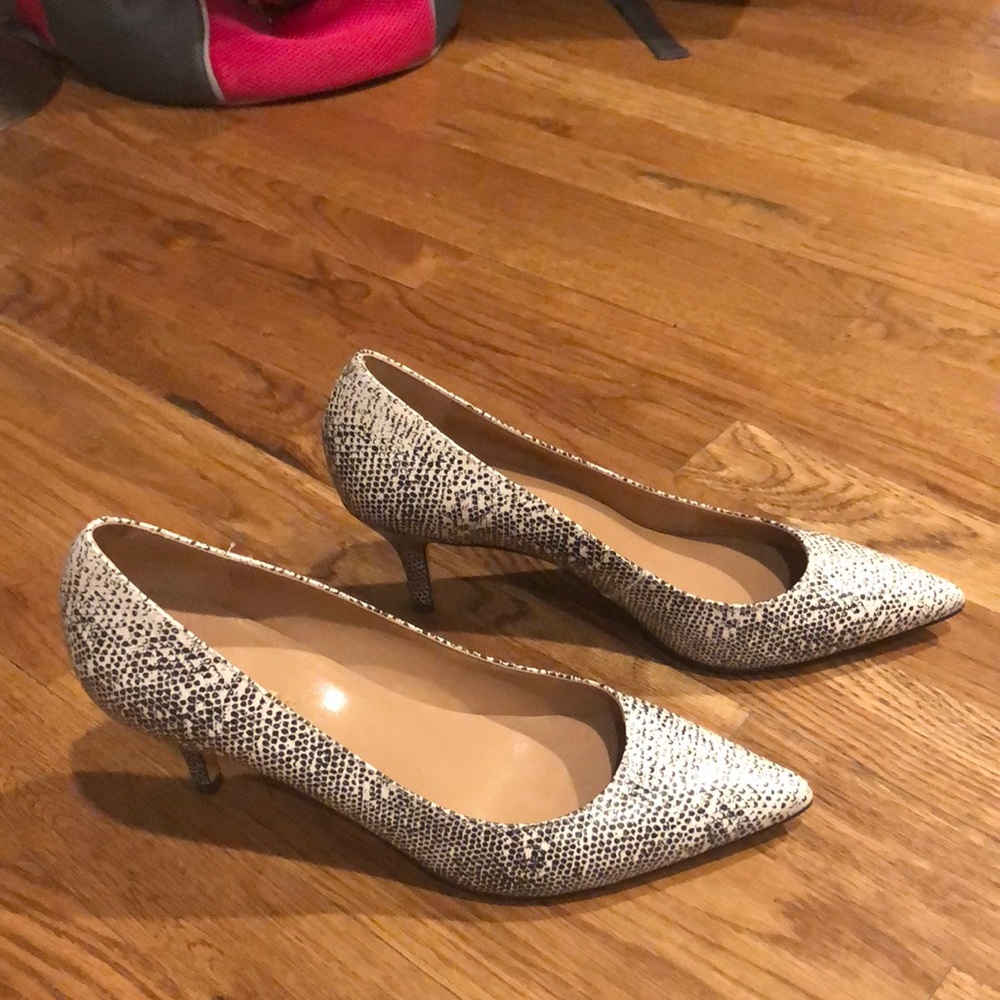 Talbots black and white pumps